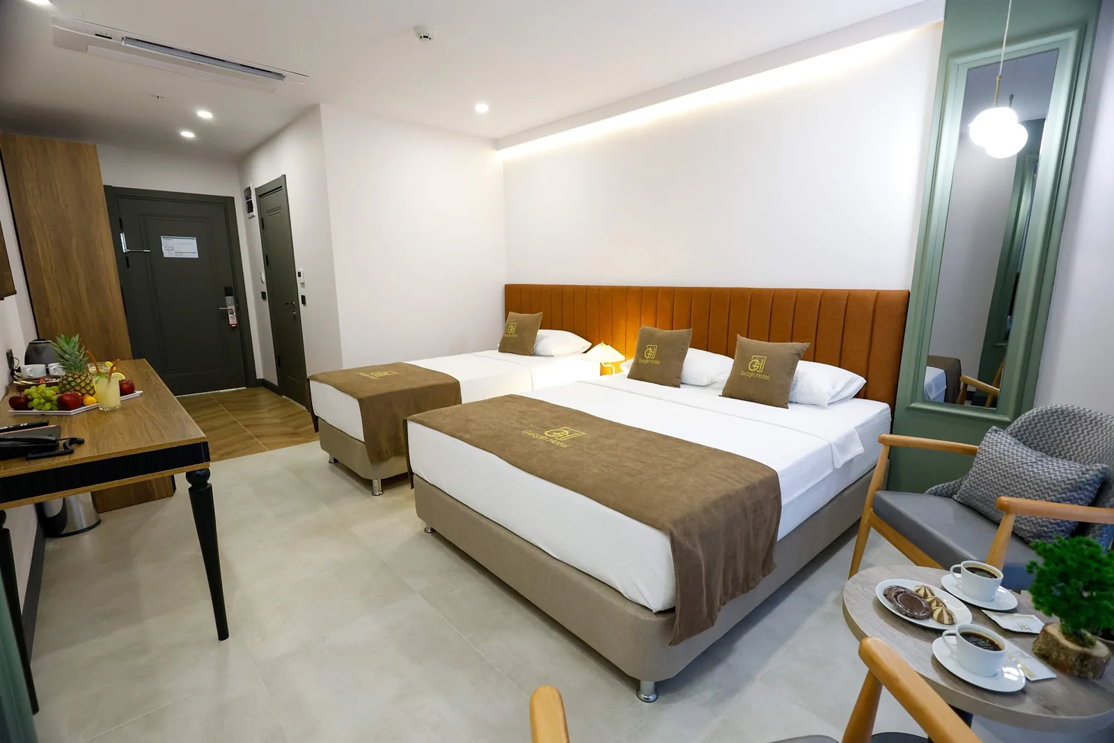 Gezgin Hotel geniş ve tek kişilik yataklı oda