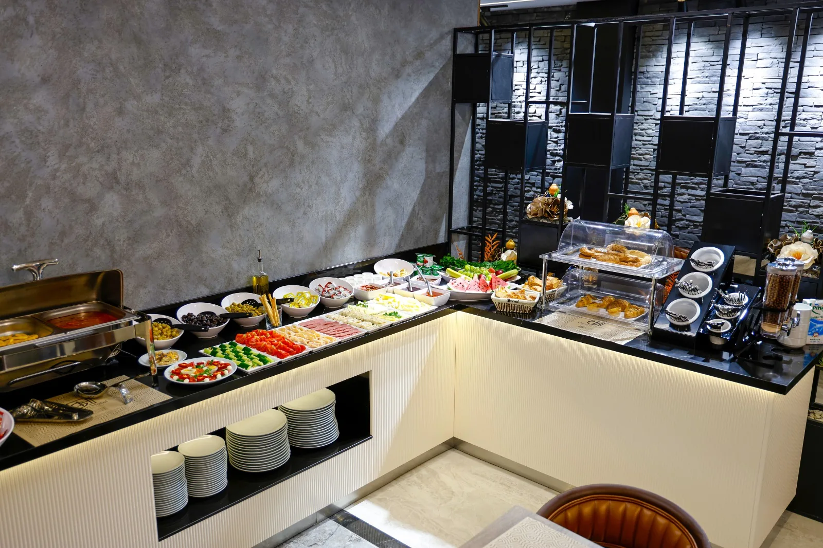 Gezgin Hotel kahvaltı büfesi